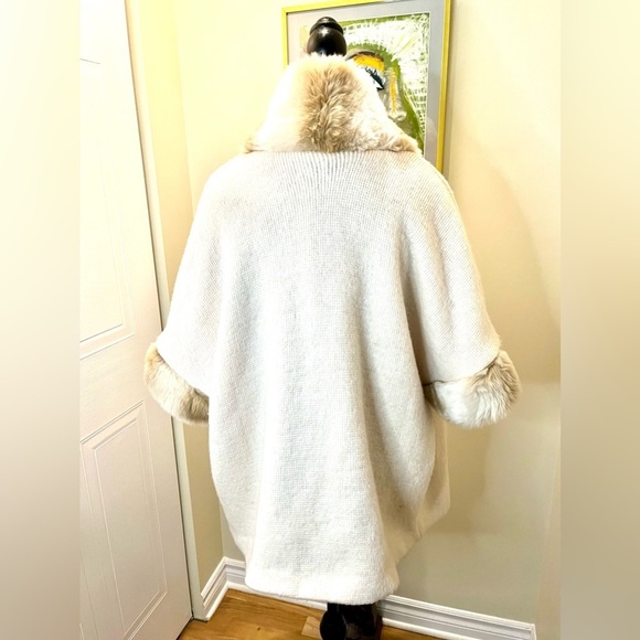 🆕VTG/LUXE by Irina faux fur knit open kimono style coat,satin line,cream color. - Picture 3 of 12